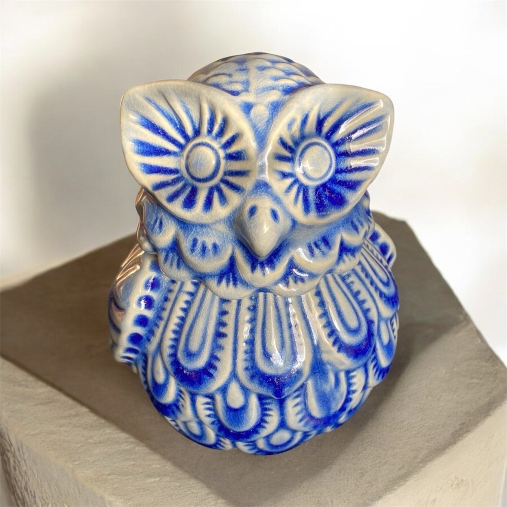 Anthropologie Ceramic Cobalt Blue Owl Candle Fire Roasted Chestnuts